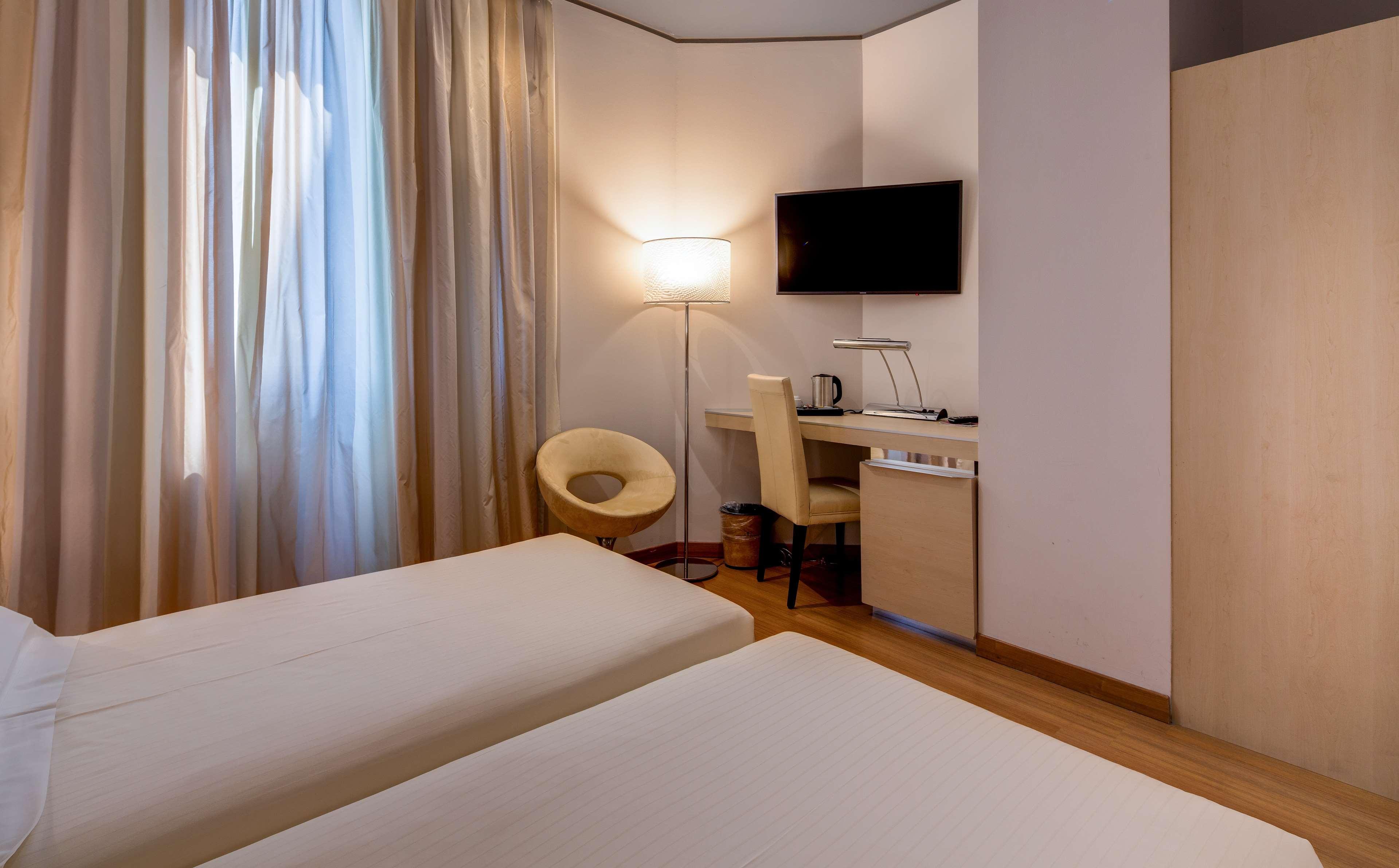 Hotel Western Expo 4*